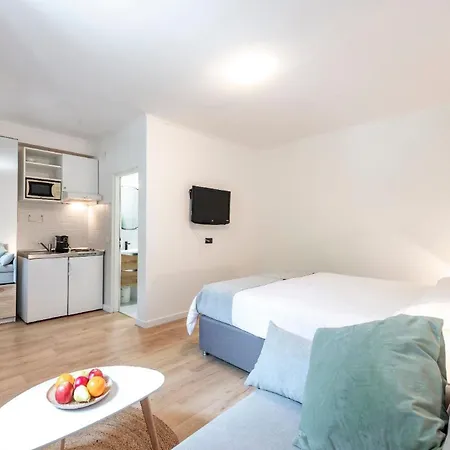 Studio-apartment Mit Gartenterrasse Apartman