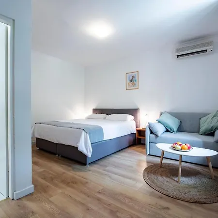 Studio-apartment Mit Gartenterrasse Stikovica