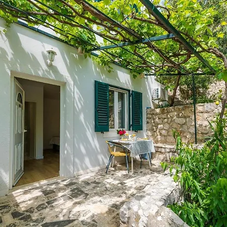 Apartman Studio-apartment Mit Gartenterrasse