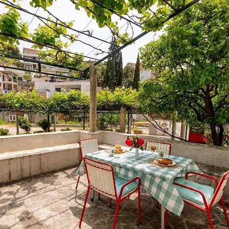 Apartman Studio-apartment Mit Gartenterrasse Stikovica
